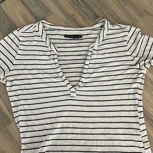 Striped v-neck longsleeve